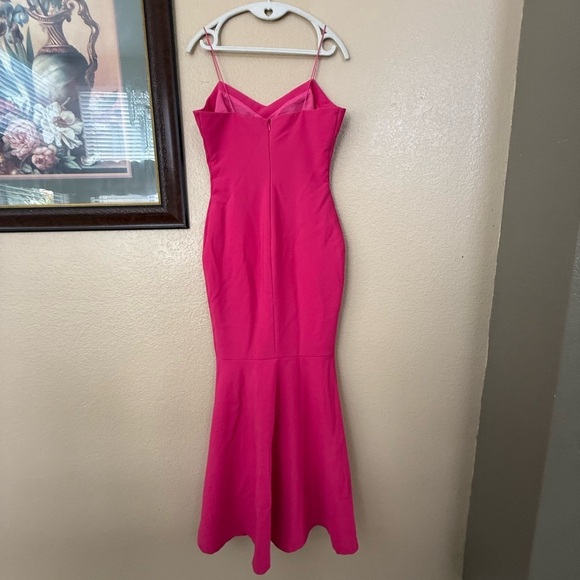 LIKELY
Medallia Mermaid Gown Size 2 - Picture 3 of 8